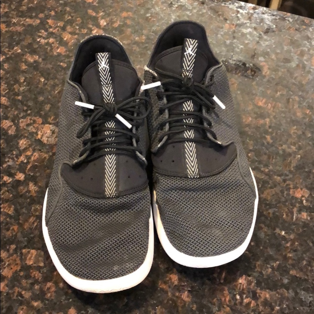 Men’s Jordan Eclipse 11